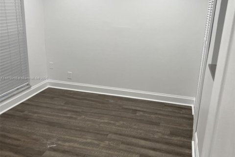 Villa ou maison à louer à Boca Raton, Floride: 2 chambres, 84.36 m2 № 1980922 - photo 9