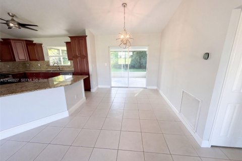 Villa ou maison à vendre à Port St. Lucie, Floride: 3 chambres, 129.88 m2 № 2430192 - photo 19
