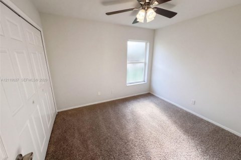 Villa ou maison à vendre à Port St. Lucie, Floride: 3 chambres, 129.88 m2 № 2430192 - photo 10