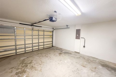 Villa ou maison à vendre à Port St. Lucie, Floride: 3 chambres, 129.88 m2 № 2430192 - photo 18