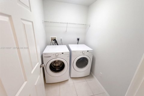 Villa ou maison à vendre à Port St. Lucie, Floride: 3 chambres, 129.88 m2 № 2430192 - photo 17
