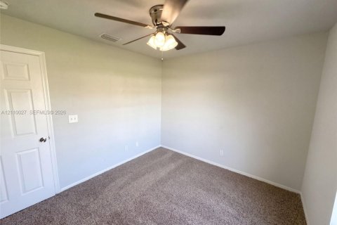 Villa ou maison à vendre à Port St. Lucie, Floride: 3 chambres, 129.88 m2 № 2430192 - photo 4