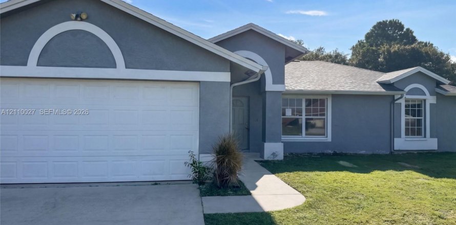 Villa ou maison à Port St. Lucie, Floride 3 chambres, 129.88 m2 № 2430192
