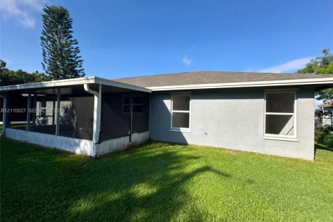 Villa ou maison à vendre à Port St. Lucie, Floride: 3 chambres, 129.88 m2 № 2430192 - photo 21