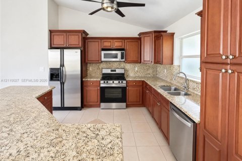 Villa ou maison à vendre à Port St. Lucie, Floride: 3 chambres, 129.88 m2 № 2430192 - photo 7