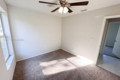 Villa ou maison à vendre à Port St. Lucie, Floride: 3 chambres, 129.88 m2 № 2430192 - photo 11