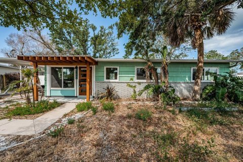 Terreno en venta en Saint Pete Beach, Florida № 1659939 - foto 1