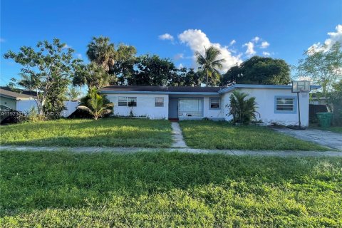 Villa ou maison à vendre à Lauderhill, Floride: 3 chambres, 140.84 m2 № 1977417 - photo 1