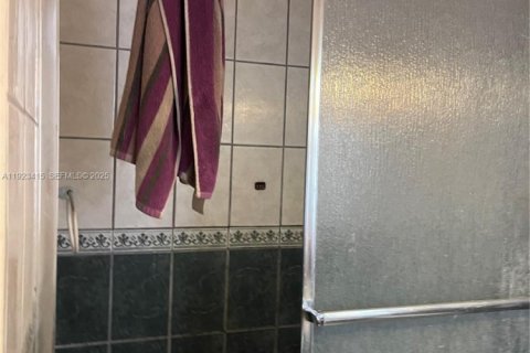 Villa ou maison à vendre à Lauderhill, Floride: 3 chambres, 140.84 m2 № 1977417 - photo 12