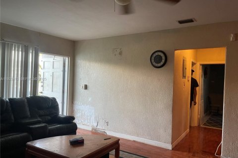 Villa ou maison à vendre à Lauderhill, Floride: 3 chambres, 140.84 m2 № 1977417 - photo 4