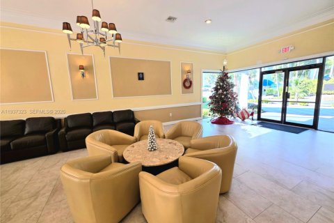 Condo in Sunny Isles Beach, Florida, 4 bedrooms  № 1995172 - photo 10