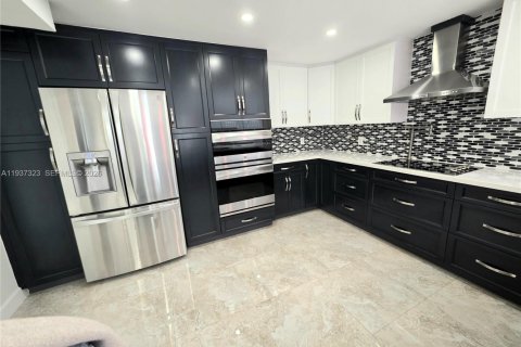 Condo in Sunny Isles Beach, Florida, 4 bedrooms  № 1995172 - photo 28