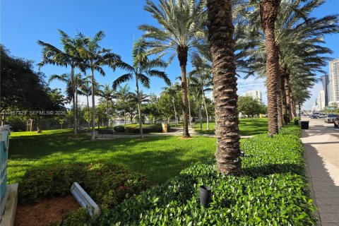 Condo in Sunny Isles Beach, Florida, 4 bedrooms  № 1995172 - photo 4