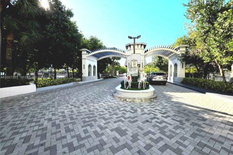 Condo in Sunny Isles Beach, Florida, 4 bedrooms  № 1995172 - photo 3