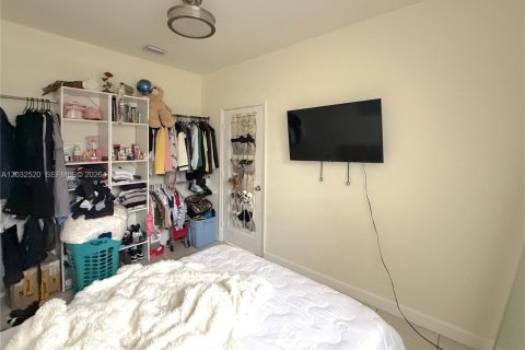 Touwnhouse à vendre à Hialeah, Floride: 3 chambres, 131.18 m2 № 2154154 - photo 11