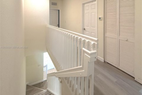 Touwnhouse à vendre à Hialeah, Floride: 3 chambres, 131.18 m2 № 2154154 - photo 25