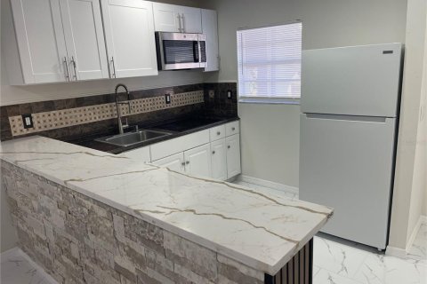 Condo in Clearwater, Florida, 1 bedroom № 2437367 - photo 4