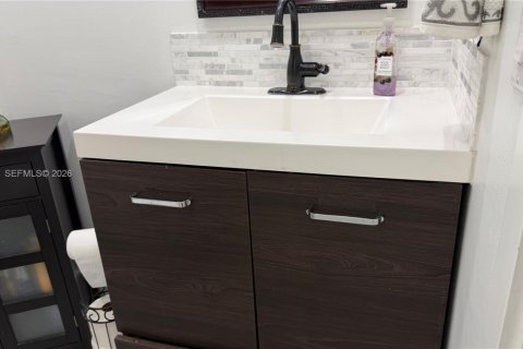 Condominio en venta en Miami, Florida, 2 dormitorios, 80.08 m2 № 2009995 - foto 15