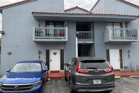 Condominio en Miami, Florida, 2 dormitorios  № 2009995