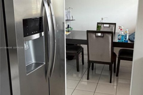 Condominio en venta en Miami, Florida, 2 dormitorios, 80.08 m2 № 2009995 - foto 8