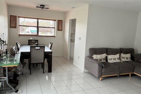 Condominio en venta en Miami, Florida, 2 dormitorios, 80.08 m2 № 2009995 - foto 3