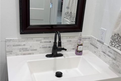 Condominio en venta en Miami, Florida, 2 dormitorios, 80.08 m2 № 2009995 - foto 13