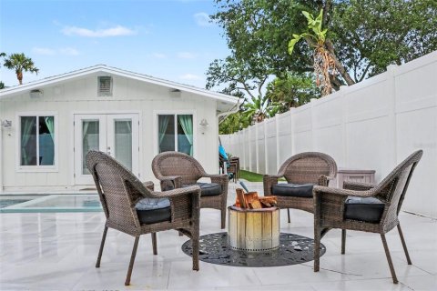 House in Sarasota, Florida 4 bedrooms, 208.47 sq.m. № 2259061 - photo 4