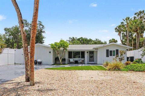 House in Sarasota, Florida 4 bedrooms, 208.47 sq.m. № 2259061 - photo 5