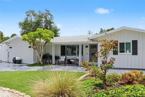 Villa ou maison à Sarasota, Floride 4 chambres, 208.47 m2 № 2259061