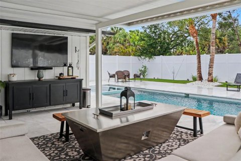 House in Sarasota, Florida 4 bedrooms, 208.47 sq.m. № 2259061 - photo 2