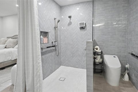 House in Sarasota, Florida 4 bedrooms, 208.47 sq.m. № 2259061 - photo 22