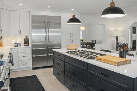 House in Sarasota, Florida 4 bedrooms, 208.47 sq.m. № 2259061 - photo 25