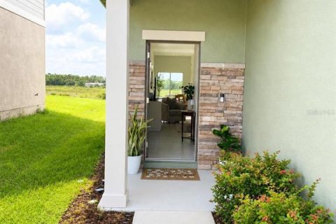 House in Groveland, Florida 3 bedrooms, 127.46 sq.m. № 2348266 - photo 2