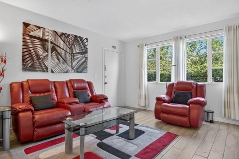 Купить кондоминиум в Помпано-Бич, Флорида 3 комнаты, 78.04м2, № 2086514 - фото 3