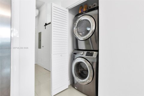 Condo in Aventura, Florida, 2 bedrooms  № 2056587 - photo 16