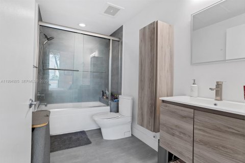 Condo in Aventura, Florida, 2 bedrooms  № 2056587 - photo 10