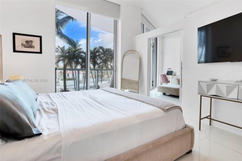 Condo in Aventura, Florida, 2 bedrooms  № 2056587 - photo 9