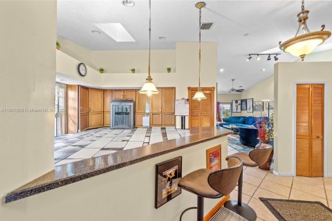 Townhouse in Tamarac, Florida 2 bedrooms, 118.91 sq.m. № 1953481 - photo 4