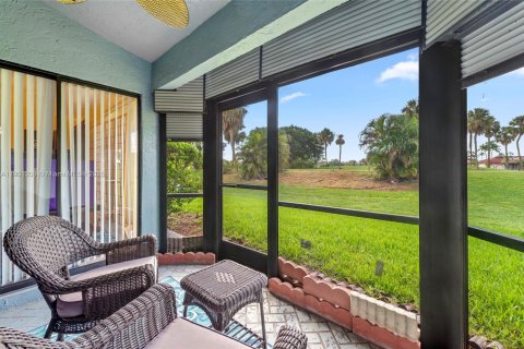 Townhouse in Tamarac, Florida 2 bedrooms, 118.91 sq.m. № 1953481 - photo 29