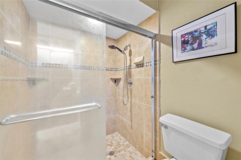 Townhouse in Tamarac, Florida 2 bedrooms, 118.91 sq.m. № 1953481 - photo 23