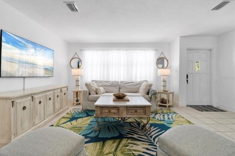 Villa ou maison à louer à Sarasota, Floride: 3 chambres, 124.58 m2 № 2416420 - photo 5