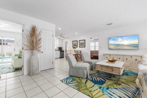 Villa ou maison à louer à Sarasota, Floride: 3 chambres, 124.58 m2 № 2416420 - photo 4