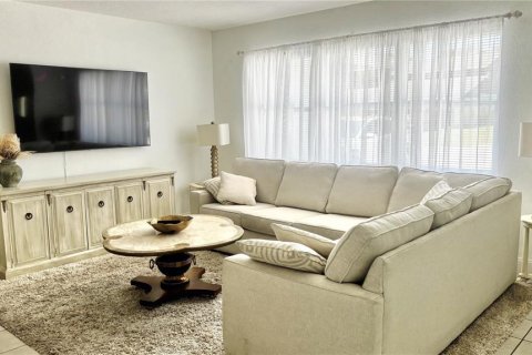 Villa ou maison à louer à Sarasota, Floride: 3 chambres, 124.58 m2 № 2416420 - photo 19