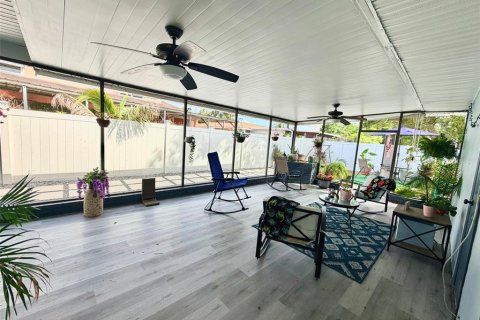 House in Tampa, Florida 4 bedrooms, 165.83 sq.m. № 2226749 - photo 22