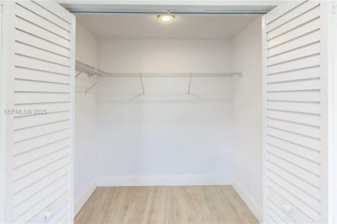 Villa ou maison à vendre à Miami, Floride: 4 chambres, 210.89 m2 № 1987483 - photo 21