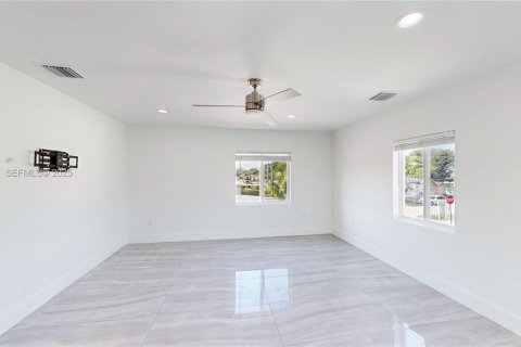 Villa ou maison à vendre à Miami, Floride: 4 chambres, 210.89 m2 № 1987483 - photo 25