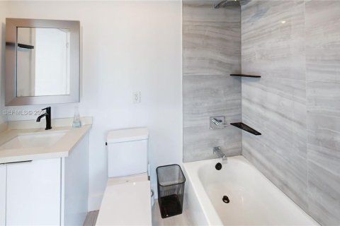 Villa ou maison à vendre à Miami, Floride: 4 chambres, 210.89 m2 № 1987483 - photo 20