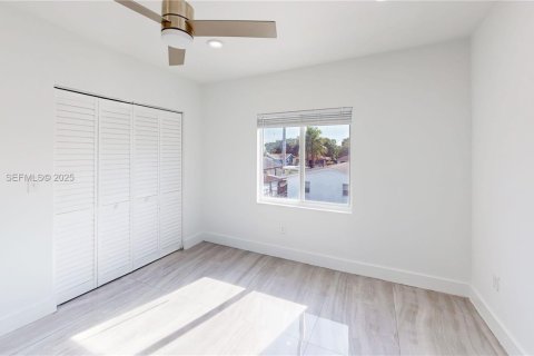 Villa ou maison à vendre à Miami, Floride: 4 chambres, 210.89 m2 № 1987483 - photo 29