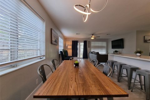 House in Dania Beach, Florida 3 bedrooms, 107.86 sq.m. № 2010079 - photo 6