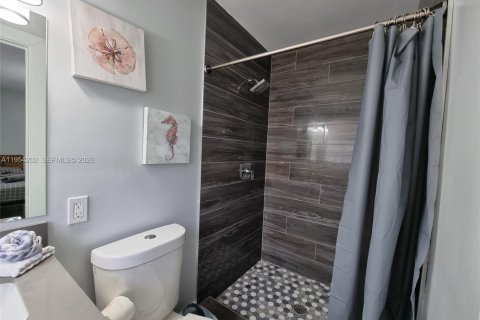 House in Dania Beach, Florida 3 bedrooms, 107.86 sq.m. № 2010079 - photo 17